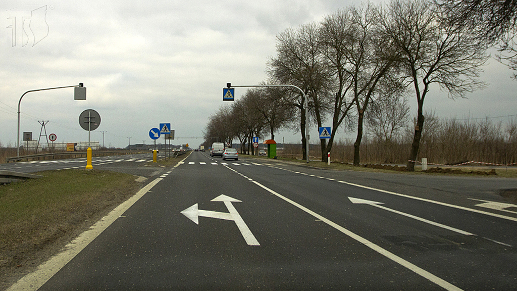 Können Sie erwarten, dass Sie in der nächsten Kreuzung die Möglichkeit haben, innerhalb des die Fahrbahnen trennenden Streifens zu wenden?